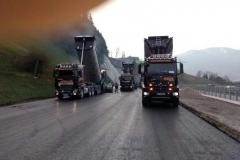 2017-Neu-in-unserer-Flotte-2-STk.-voll-thermoisolierte-2-Achs-Stahl-Segmentmulden-Kippsattelanhänger-1