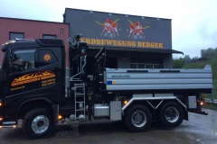 2019-neuer-Volvo-3-Achs-LKW-mit-Kipper-und-Kran_1